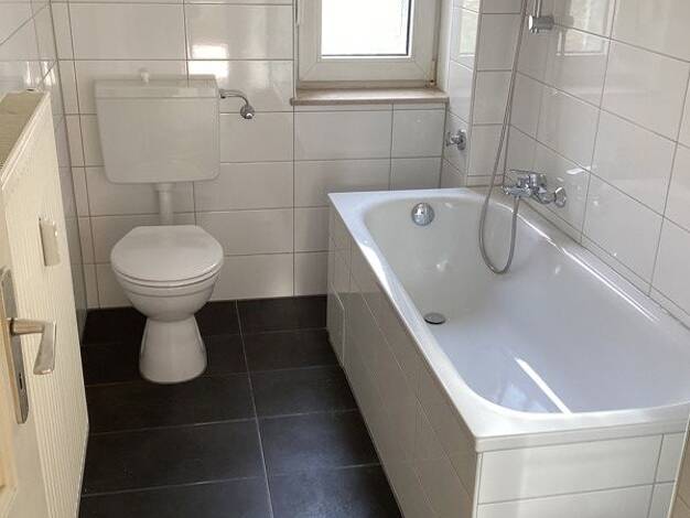 Wohnung zur Miete 738 € 2 Zimmer 58,8 m² frei ab 02.09.2025 Platanenstr. 13 Biebrich Wiesbaden 65187