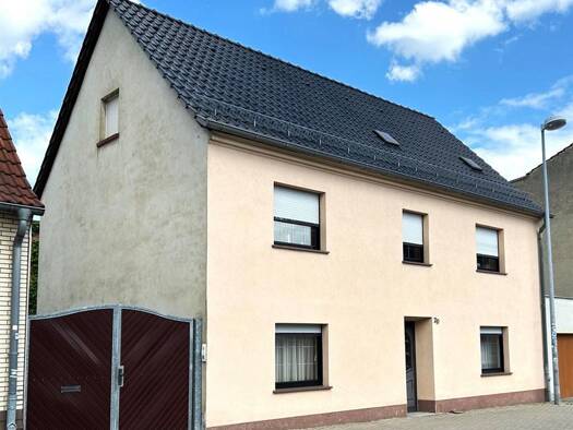 Mehrfamilienhaus zum Kauf als Kapitalanlage geeignet 250.000 € 11 Zimmer 285 m² 596 m² Grundstück Coswig Coswig (Anhalt) 06869