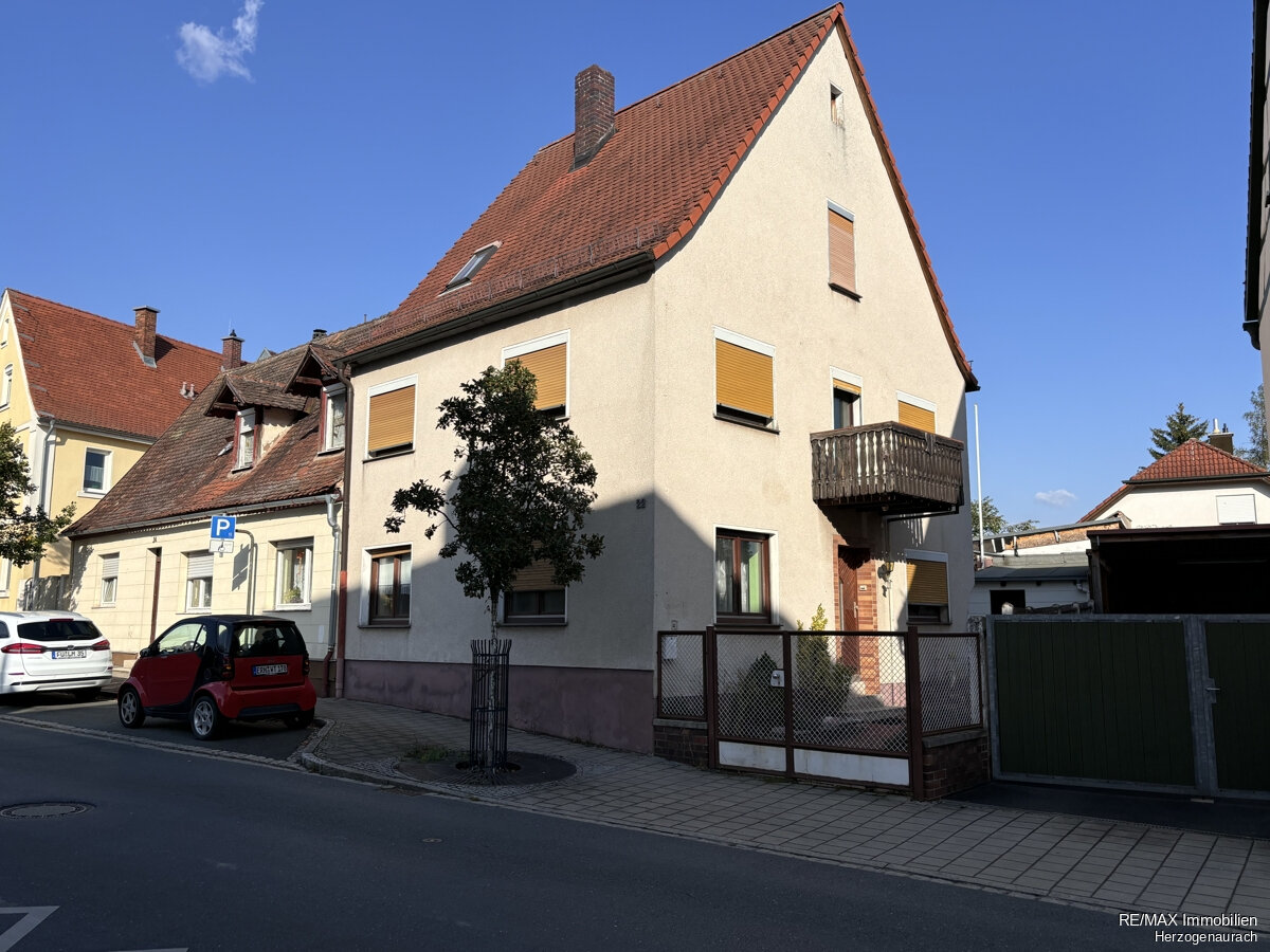 Doppelhaushälfte zum Kauf 294.000 € 7 Zimmer 160 m²<br/>Wohnfläche 298 m²<br/>Grundstück Herzogenaurach 1 Herzogenaurach 91074