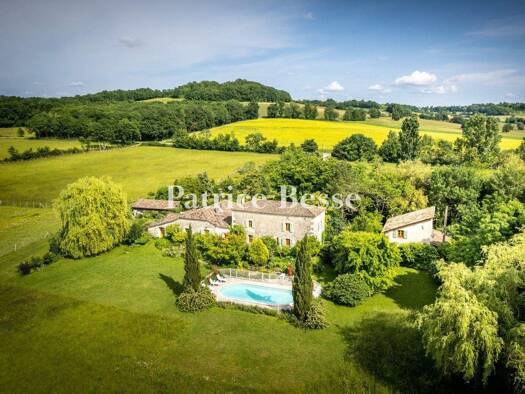 Reihenmittelhaus zum Kauf 765.000 € 14 Zimmer 415 m² 136.642 m² Grundstück Montpezat-de-Quercy 82270