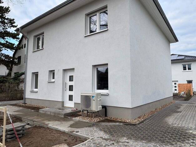 Einfamilienhaus zur Miete - Erstbezug 2.650 € 4 Zimmer 137 m² 300 m² Grundstück frei ab sofort Tiniusstr. 35 Heinersdorf Berlin 13089