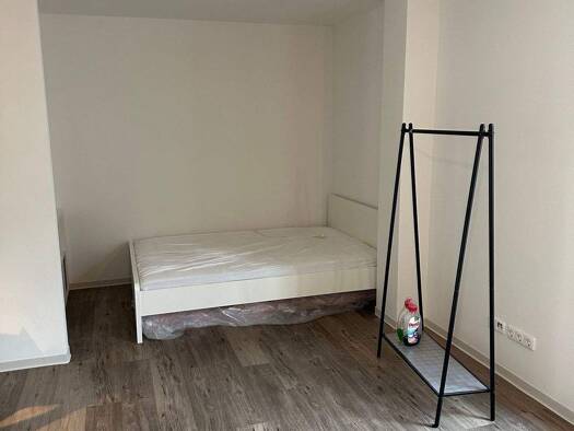 Wohnung zur Miete 800 € 1 Zimmer 28,5 m² 4. Geschoss frei ab 01.02.2026 Ostparkstraße 45 Ostend Frankfurt a. M. 60385