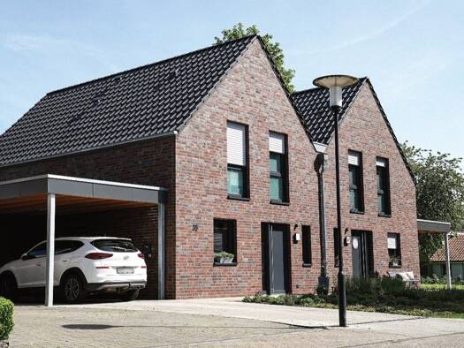 Doppelhaushälfte zum Kauf 368.000 € 4 Zimmer 108 m² 355 m² Grundstück Emlichheim 49824