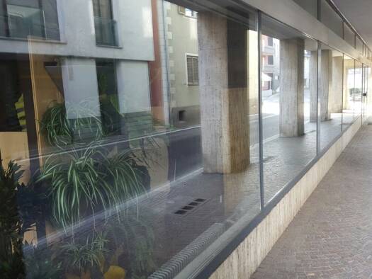 Laden zur Miete 2.000 € 220 m² Verkaufsfläche Latsch 39021