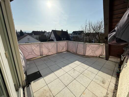 Wohnung zur Miete 1.300 € 3 Zimmer 100 m² Geschoss 2/3 frei ab sofort Lindachstraße 20 Jesingen Kirchheim unter Teck 73230