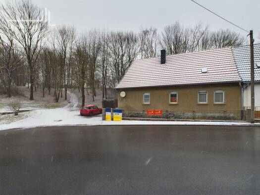 Doppelhaushälfte zum Kauf 72.500 € 5 Zimmer 102,3 m² 148 m² Grundstück frei ab sofort Pfiffelbach 99510