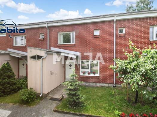 Reihenmittelhaus zum Kauf 250.000 € 4 Zimmer 96 m² 13.352 m² Grundstück Lupajantie 1 Helsinki 00970