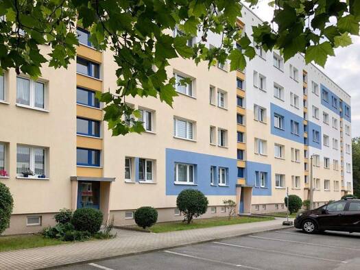 Wohnung zur Miete 374 € 3 Zimmer 59,9 m² 3. Geschoss frei ab 01.08.2026 Plzener Straße 24 Bieblach Gera 07546