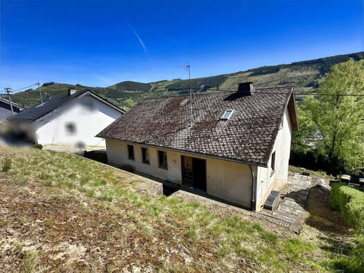 Einfamilienhaus zum Kauf 199.000 € 8 Zimmer 179 m² 707 m² Grundstück frei ab 01.09.2026 Saalhausen Lennestadt 57368