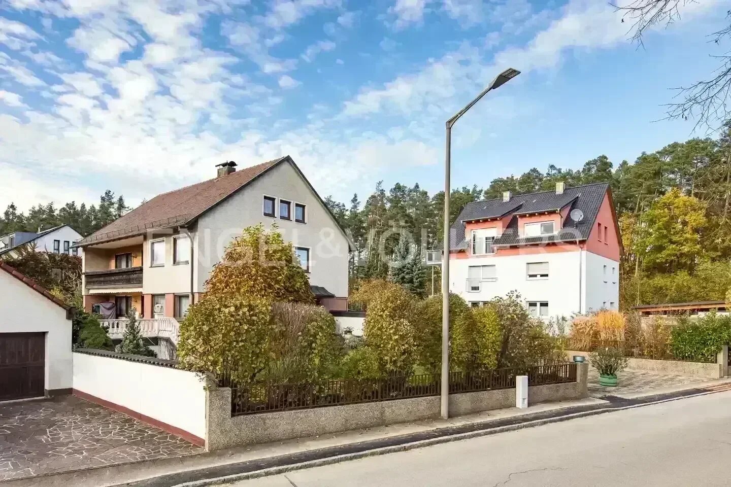 Einfamilienhaus zum Kauf 699.000 € 7 Zimmer 209 m²<br/>Wohnfläche 743 m²<br/>Grundstück Schleifweg 21 Roth Roth 91154