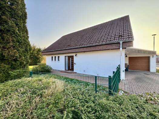 Einfamilienhaus zum Kauf 315.000 € 5 Zimmer 146,8 m² 735 m² Grundstück Brunsbüttel 25541