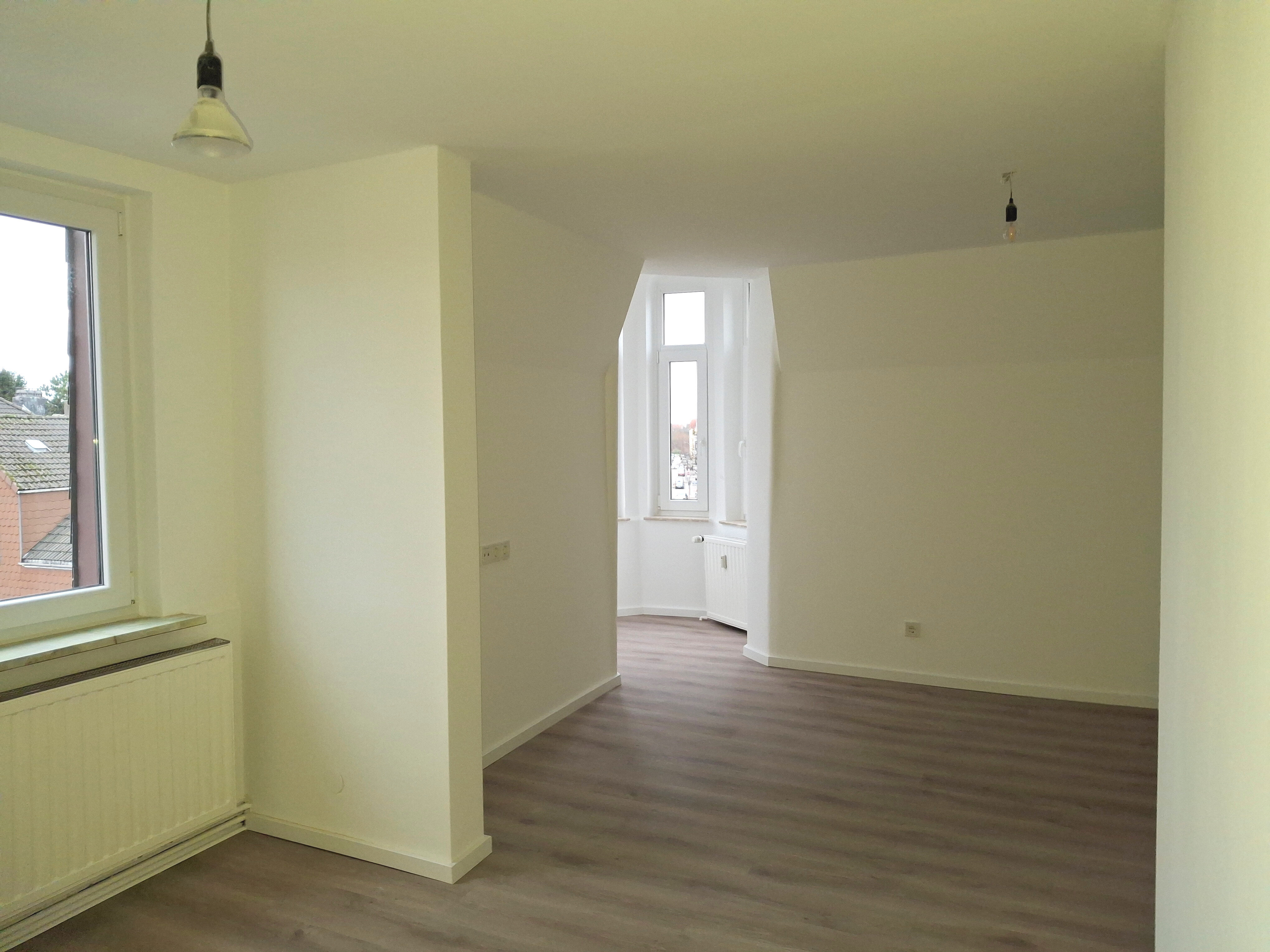 Wohnung zur Miete 650 € 3 Zimmer 87 m²<br/>Wohnfläche 3.<br/>Geschoss ab sofort<br/>Verfügbarkeit Gnesener Straße 22 Goethestraße Bremerhaven 27576