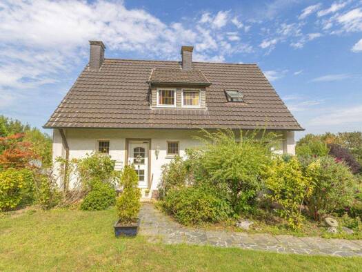Einfamilienhaus zum Kauf 259.000 € 4 Zimmer 133,8 m² 3.343 m² Grundstück frei ab sofort Schwitten Menden 58708