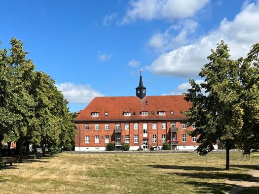 Wohnung zur Miete 330 € 1 Zimmer 40,8 m² Am Exerzierplatz 14 Parchim 19370