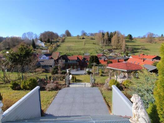 Mehrfamilienhaus zum Kauf 299.000 € 9 Zimmer 375 m² 1.719 m² Grundstück frei ab sofort Altendambach St. Kilian 98553