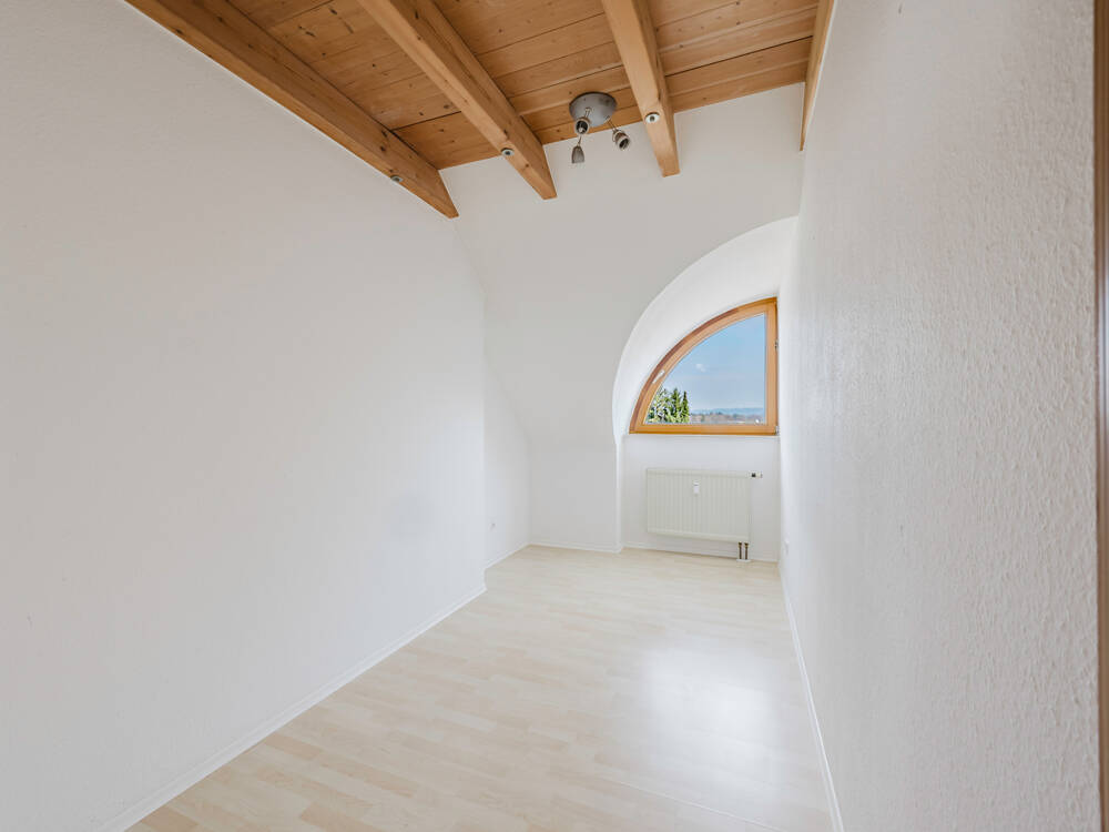 Immobilie in Wilhelmsdorf - Raumwunder - sofort verfügbar! 3-Zi.-Wohnung mit Ausbaupotential und sonnenverwöhnter Dachterrasse - Bild 4