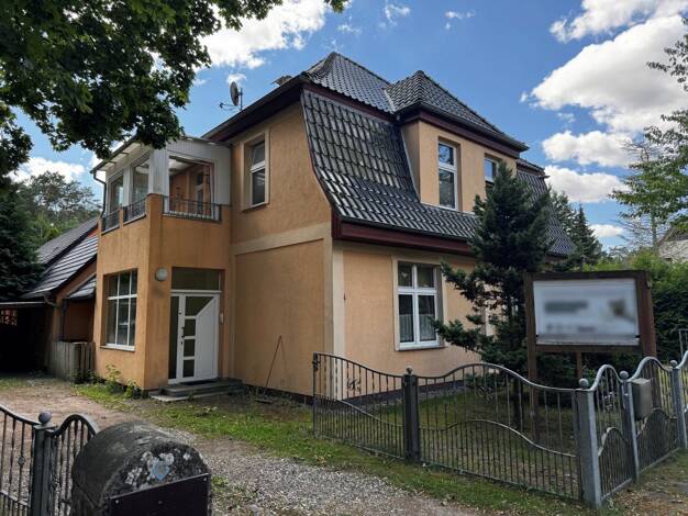 Einfamilienhaus zum Kauf 599.000 € 16 Zimmer 230 m² 2.002 m² Grundstück Klueß Güstrow 18273