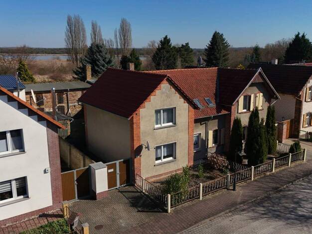 Doppelhaushälfte zum Kauf 72.000 € 5 Zimmer 101,6 m² 297 m² Grundstück Straße des Friedens 8 Petersroda Sandersdorf-Brehna 06809