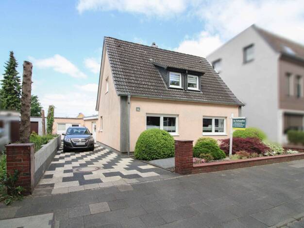 Einfamilienhaus zum Kauf 349.000 € 6 Zimmer 196,3 m² 1.210 m² Grundstück Tungendorf Neumünster 24536