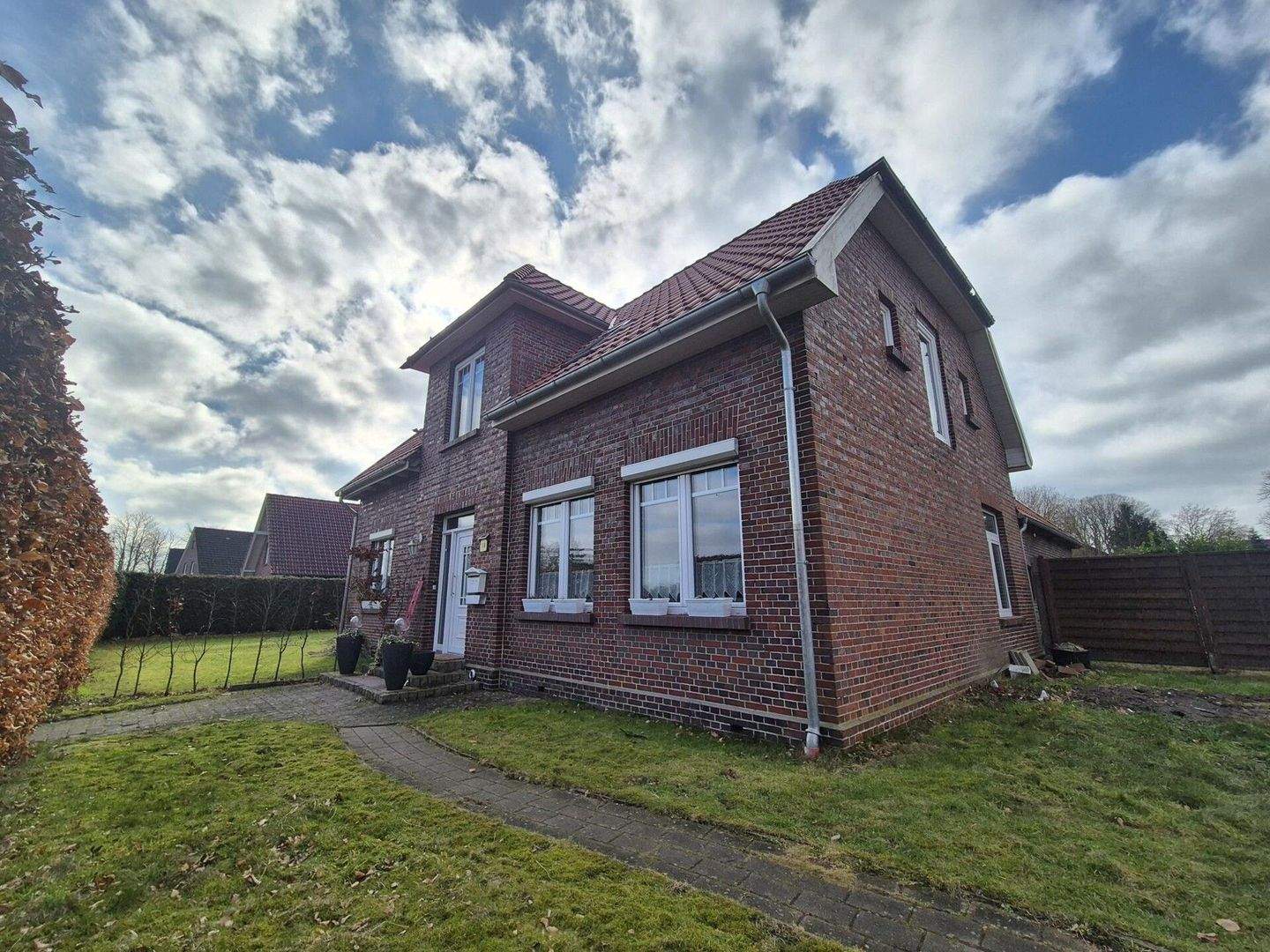 Immobilie in Bockhorn - Historisches Wohnhaus mit Charakter, großem Grundstück und vielfältigen Möglichkeiten in Bockhorn - Bild 1