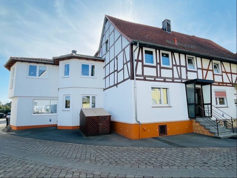 Doppelhaushälfte zum Kauf 258.000 € 8 Zimmer 261,7 m² 293 m² Grundstück frei ab 01.08.2025 Holzhausen Immenhausen 34376