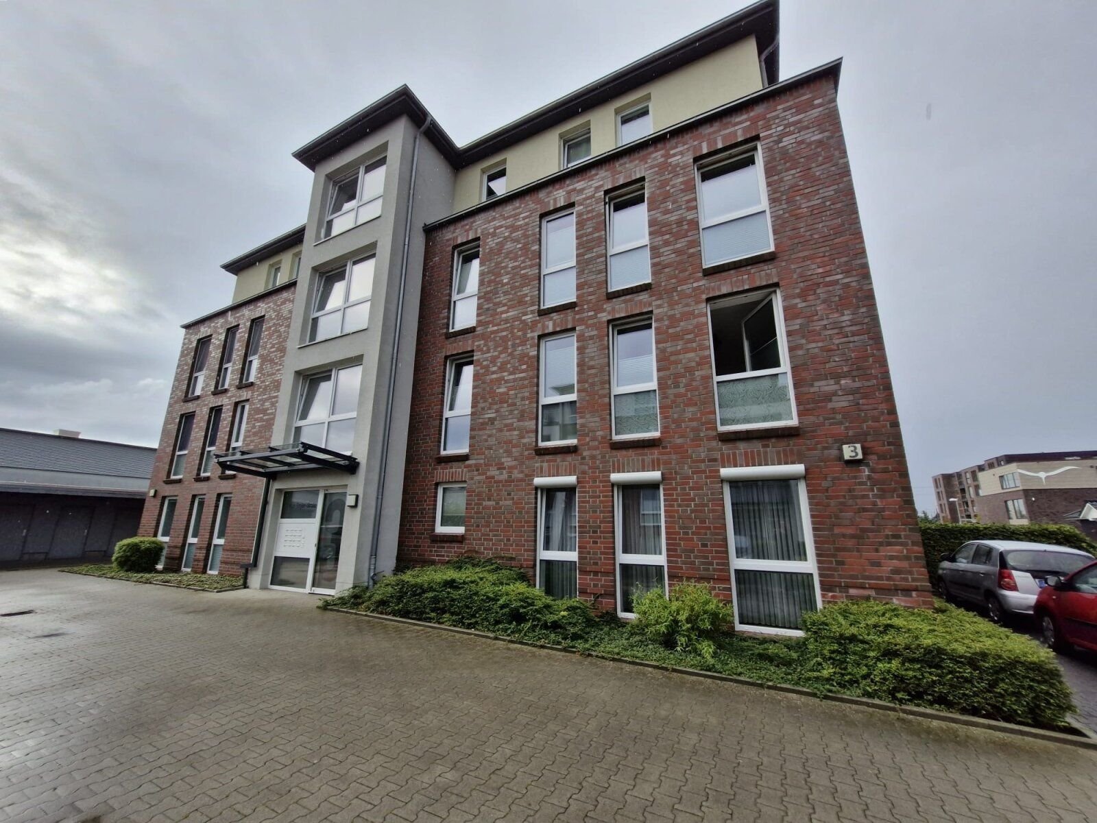 Wohnung zur Miete 950 € 3 Zimmer 90 m²<br/>Wohnfläche 2.<br/>Geschoss 01.03.2025<br/>Verfügbarkeit Stadtzentrum Emden 26721