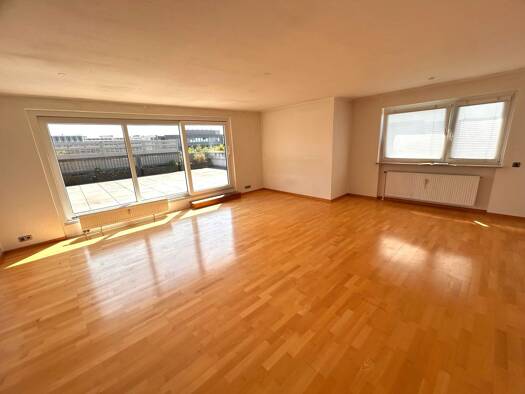 Wohnung zum Kauf 285.000 € 4 Zimmer 126 m² 6. Geschoss Laatzen-Mitte Laatzen 30880