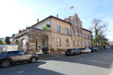 Mehrfamilienhaus zum Kauf 25 Zimmer 455 m² 1.840 m² Grundstück Westend Hof 95028