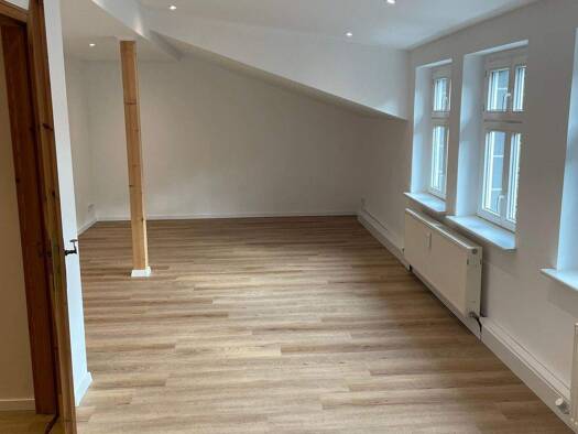 Wohnung zur Miete 820 € 1,5 Zimmer 63 m² Geschoss 2/2 frei ab 01.06.2026 Paul-Jordan-Straße Hennigsdorf 16761