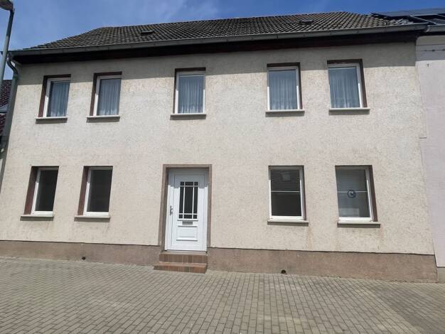 Reihenmittelhaus zum Kauf 39.000 € 6 Zimmer 110 m² 431 m² Grundstück Nienburg 06429