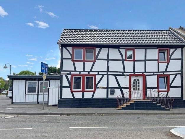 Haus zum Kauf 256.000 € 5 Zimmer 109 m² 115 m² Grundstück Gelsdorf Grafschaft 53501