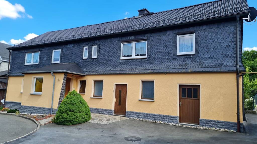 Einfamilienhaus zum Kauf 140.000 € 9 Zimmer 184 m² 658 m² Grundstück Lobenstein Lobenstein / Helmsgrün 07356