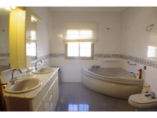 Villa zum Kauf 190.000 € 3 Zimmer 125 m² 110 m² Grundstück Canillas de Aceituno 29716