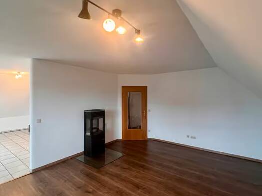 Wohnung zur Miete 800 € 3 Zimmer 84 m² Geschoss 1/3 frei ab sofort Kirchehrenbach 91356
