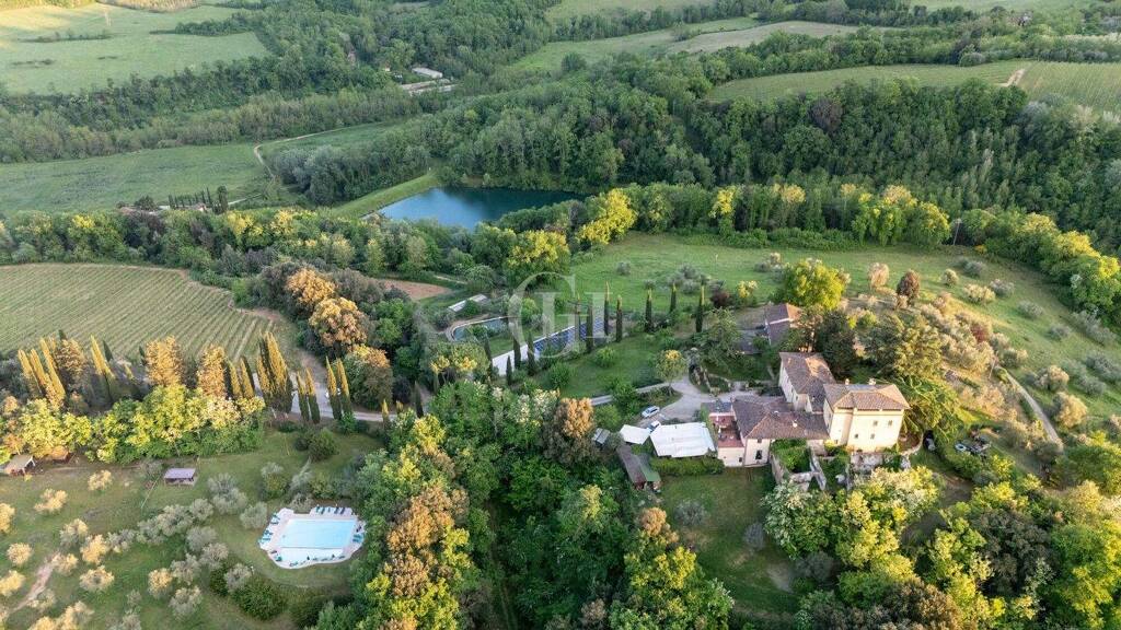 Haus zum Kauf 6.700.000 € 30 Zimmer 2.600 m² 500.000 m² Grundstück loc. Montauro SAN GIMIGNANO 53037