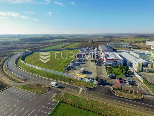 Wohn- und Gewerbegrundstück zum Kauf 675.000 € Đakovo Đakovo 31400