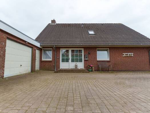 Einfamilienhaus zum Kauf 295.000 € 4,5 Zimmer 150 m² 745 m² Grundstück Rantrum 25873