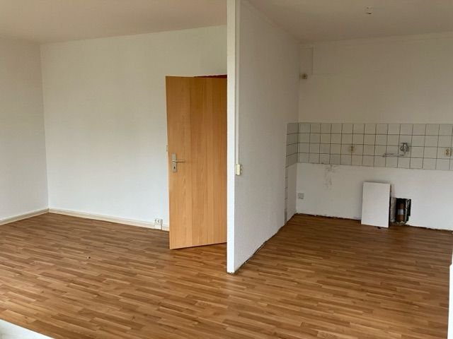 Wohnung zur Miete 310 € 2 Zimmer 51,4 m²<br/>Wohnfläche 3.<br/>Geschoss ab sofort<br/>Verfügbarkeit Kastanienstraße 7 Lusan - Platanenstraße Gera 07549