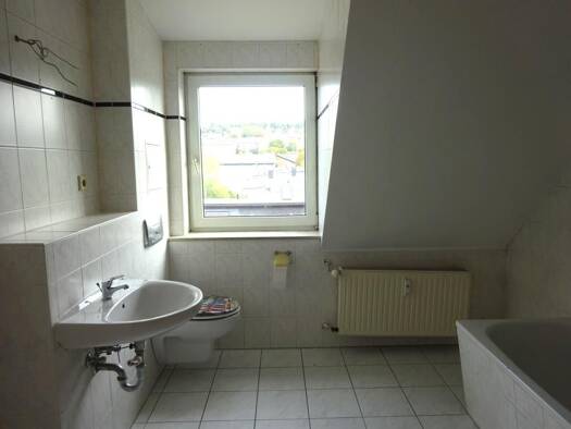 Wohnung zur Miete 400 € 3 Zimmer 80 m² Schülerstraße 28 Innenstadt Gera 07545