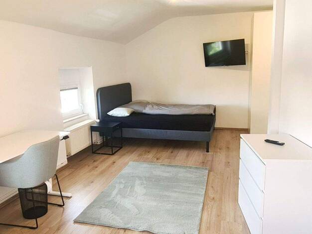 Studio zur Miete Wohnen auf Zeit 450 € 4 Zimmer 13 m² frei ab sofort Uhlandstraße 4.Og rechts Ostend Frankfurt am Main 60314