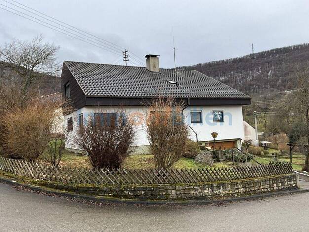 Einfamilienhaus zum Kauf - Erstbezug 695.000 € 6 Zimmer 182 m² 991 m² Grundstück Glems Metzingen / Glems 72555