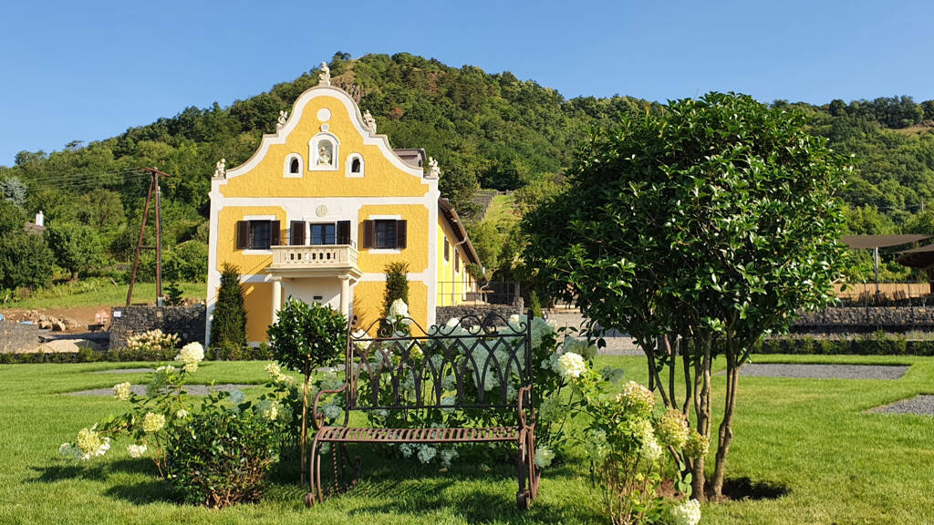 Haus zum Kauf provisionsfrei 2.790.000 € 5 Zimmer 360 m² 9.980 m² Grundstück frei ab sofort Hegymagas 8265