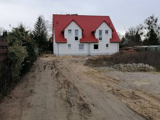 Grundstück zum Kauf 275.000 € 595 m² Grundstück Baugenehmigung vorhanden Düsseldorfer Straße 8 Falkensee 14612