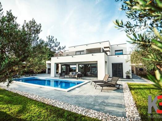 Haus zum Kauf 1.300.000 € 5 Zimmer 215 m² Zadar 0