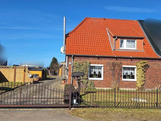 Doppelhaushälfte zum Kauf 250.000 € 4 Zimmer 96 m² 632 m² Grundstück frei ab sofort Wulfshäger Str. 30 Blankenhagen 18182