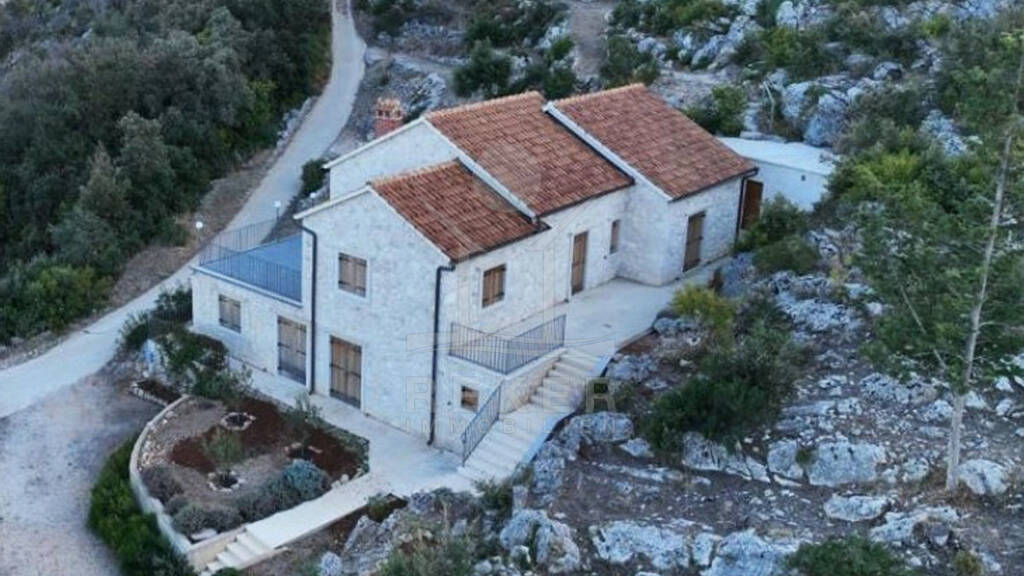 Villa zum Kauf 600.000 € 4 Zimmer 170 m² 1.600 m² Grundstück Hvar 21450