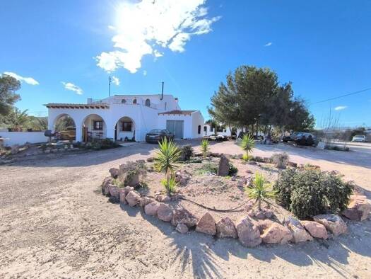 Villa zum Kauf 399.999 € 8 Zimmer 414 m² 10.000 m² Grundstück Novelda 00000
