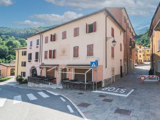 Sonstiges zum Kauf 349.000 € Ferrara di Monte Baldo 37020