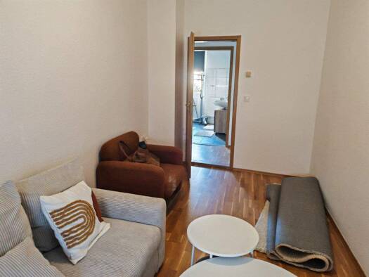 Wohnung zur Miete 960 € 2 Zimmer 62 m² Geschoss 1/3 frei ab sofort Schwanheimer Straße 52 Niederrad Frankfurt am Main 60528