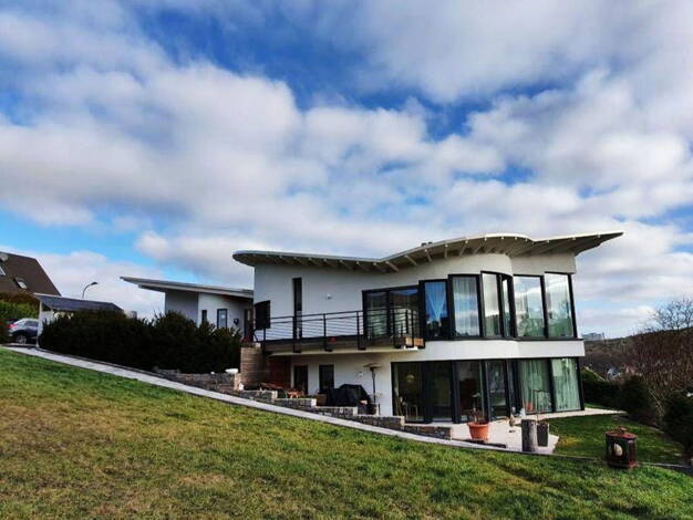 Villa zum Kauf provisionsfrei 7 Zimmer 300 m² 608 m² Grundstück Nauborn Wetzlar 35580